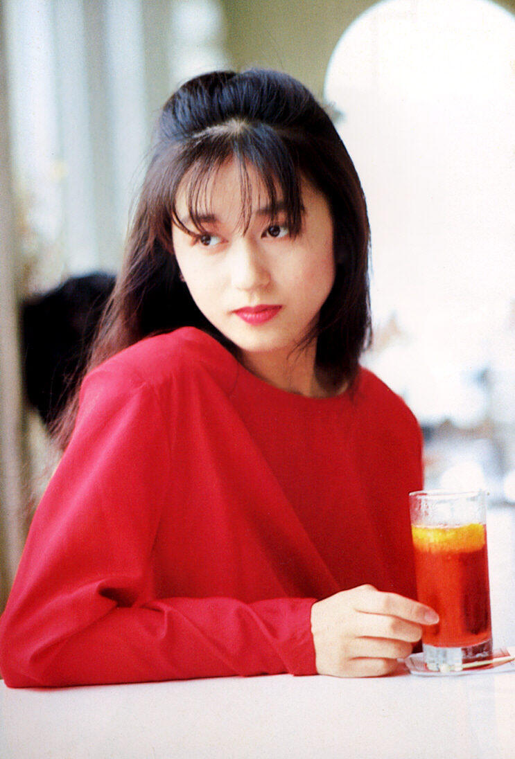 青 山 知 可 子 亜 熱 帯(写 真 集) - 哔 哩 哔 哩.
