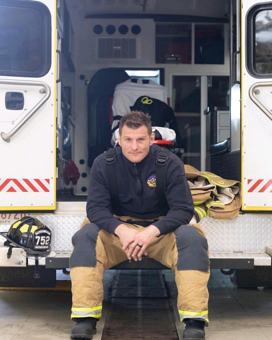 ufc重量级冠军火警米欧奇ins照片自取