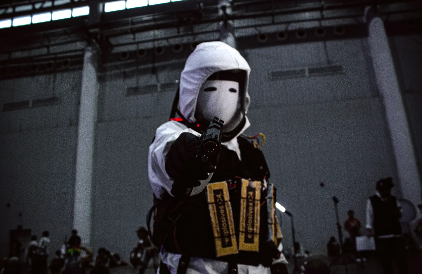 彩虹六号cos 白面具/自爆哥