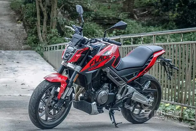 身高186试驾高金flame500 国产街车能否吊打国际品牌 哔哩哔哩