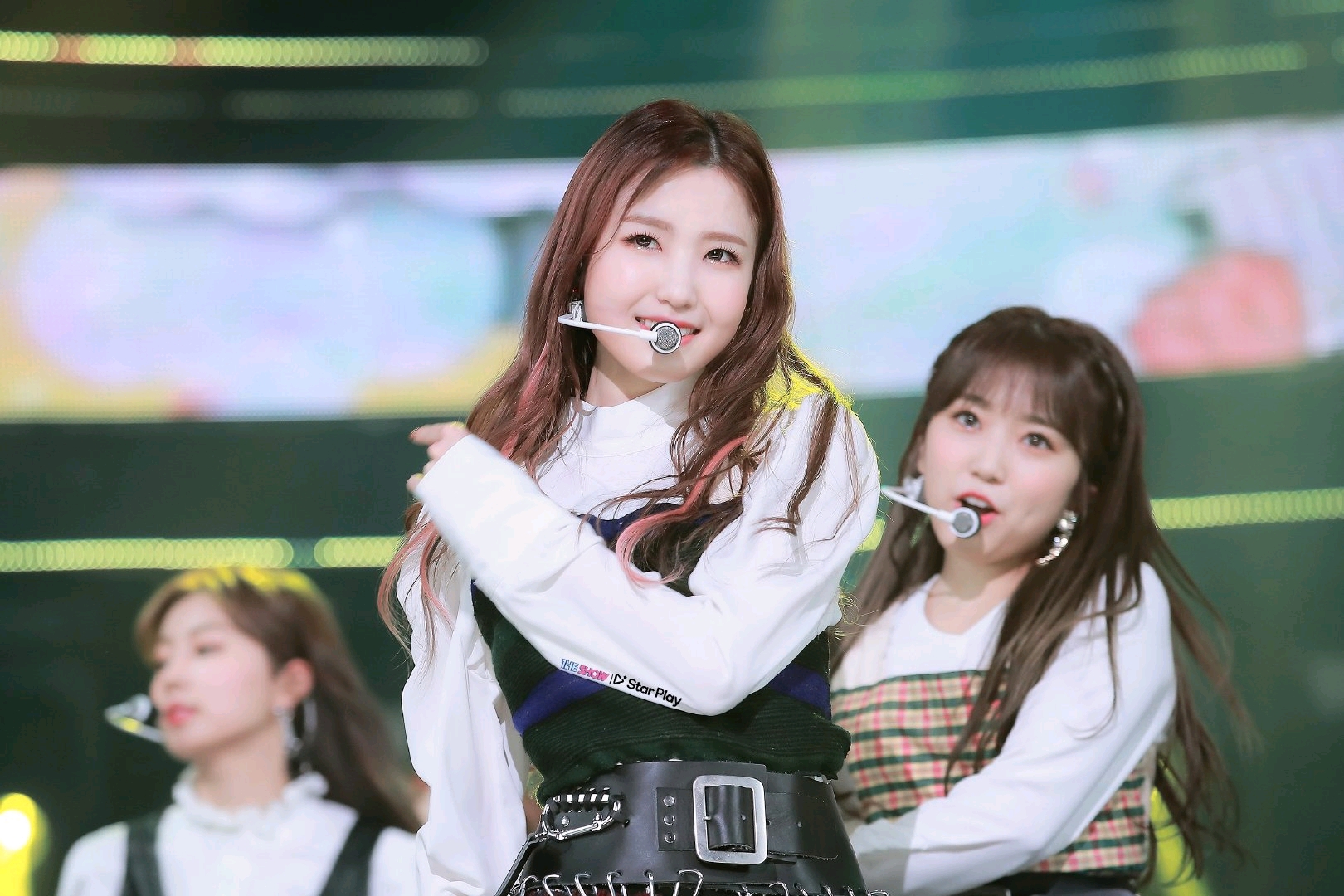 izone the show更新0303舞台照#2 200310