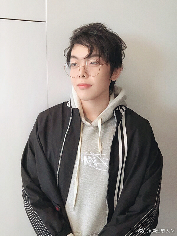 "——他们就是"b站篮球大会"的另外两位特邀嘉宾——逍遥散人&老番茄