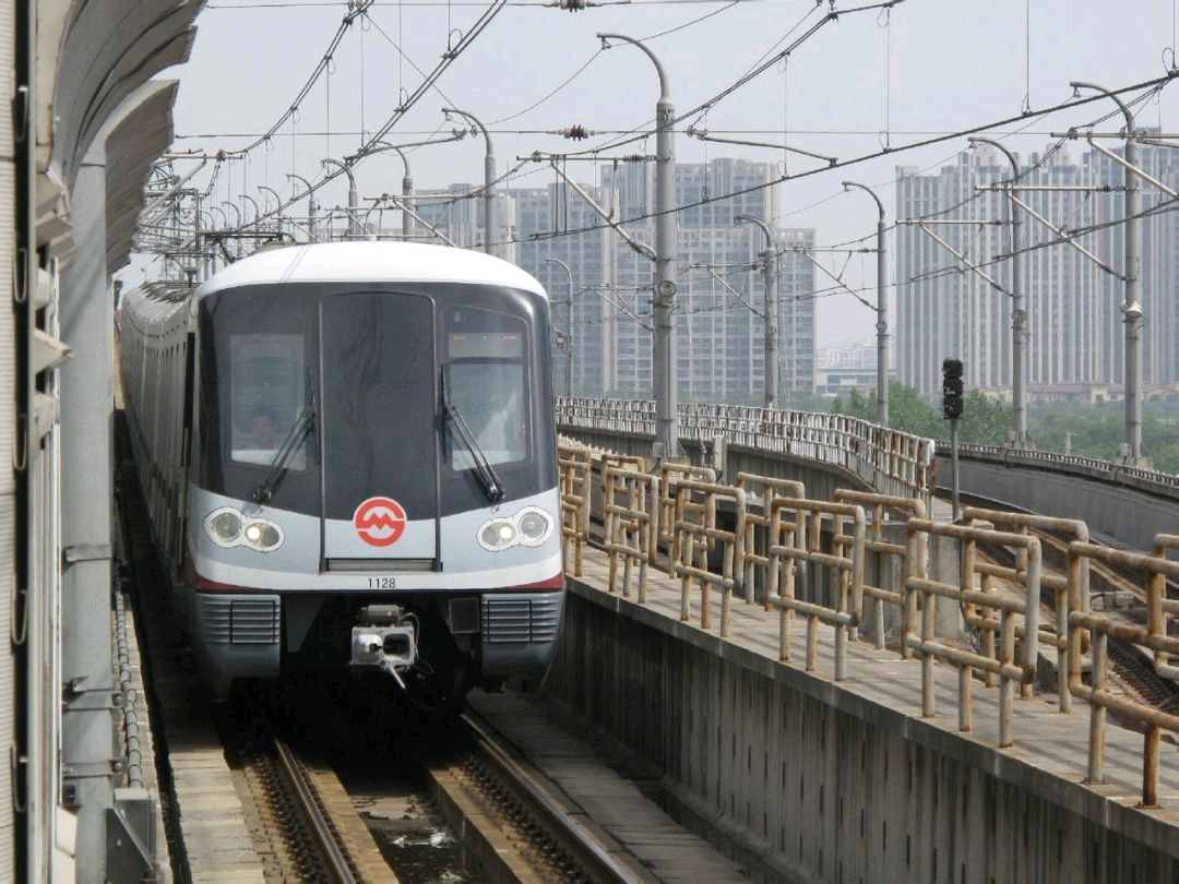 上海地铁11号线 新车图片