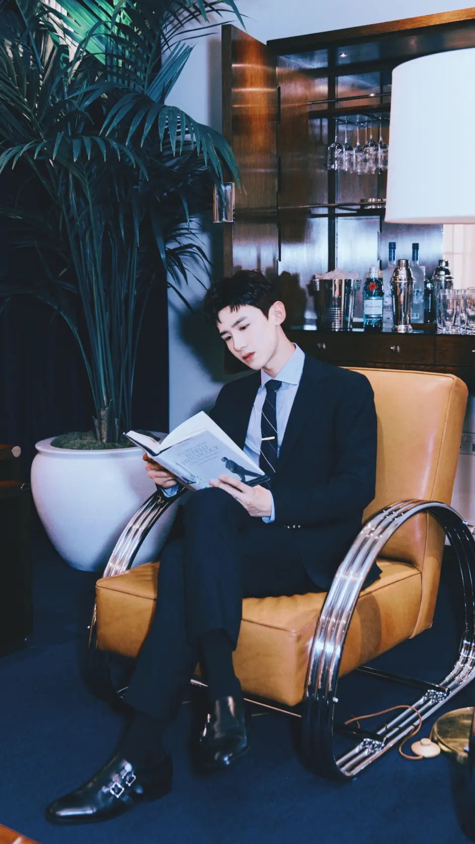 山花 论坛体 扒一扒我们学校那位白老师 哔哩哔哩