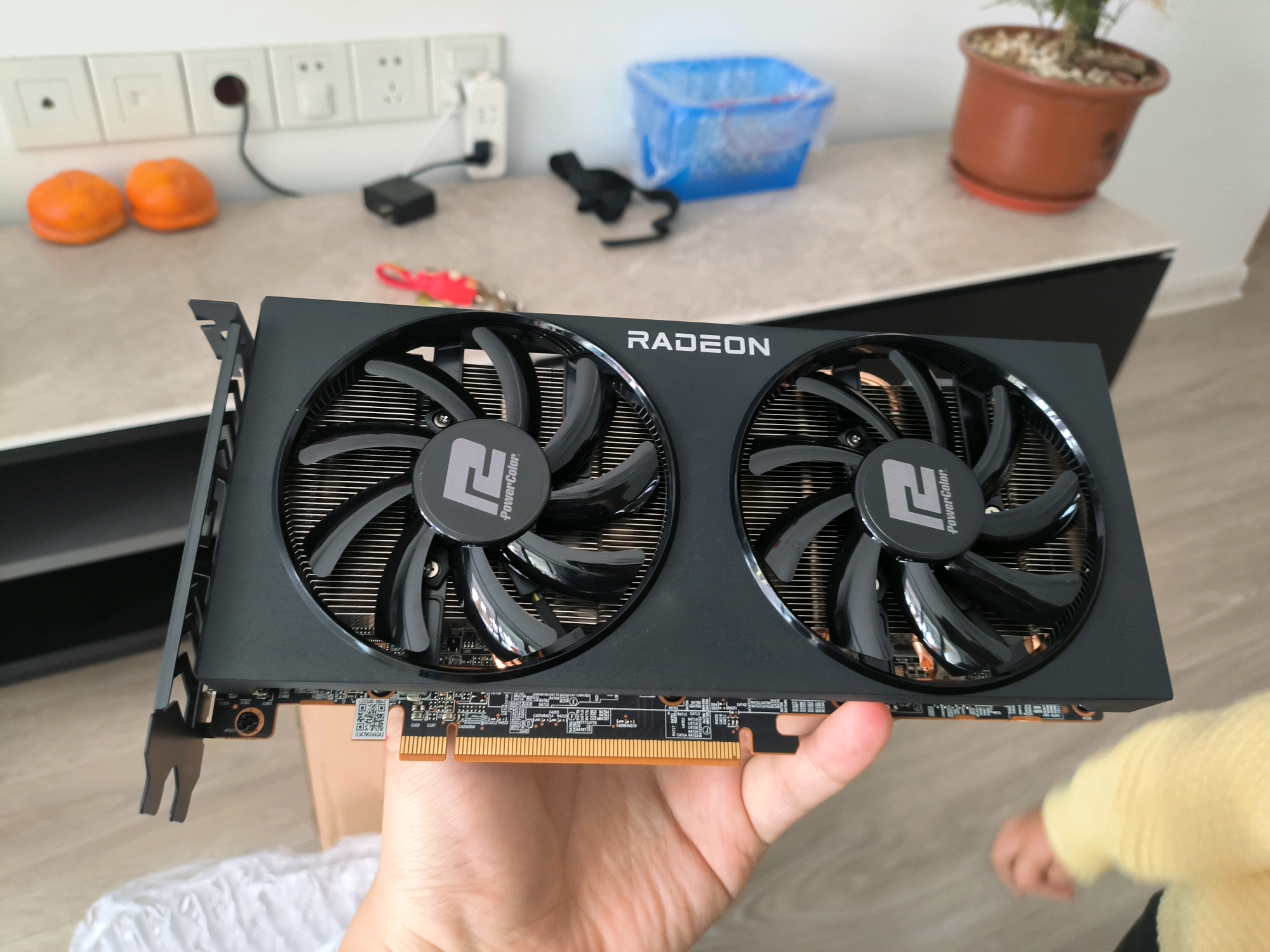 船长家买的6700xt到祸了! - 哔哩哔哩