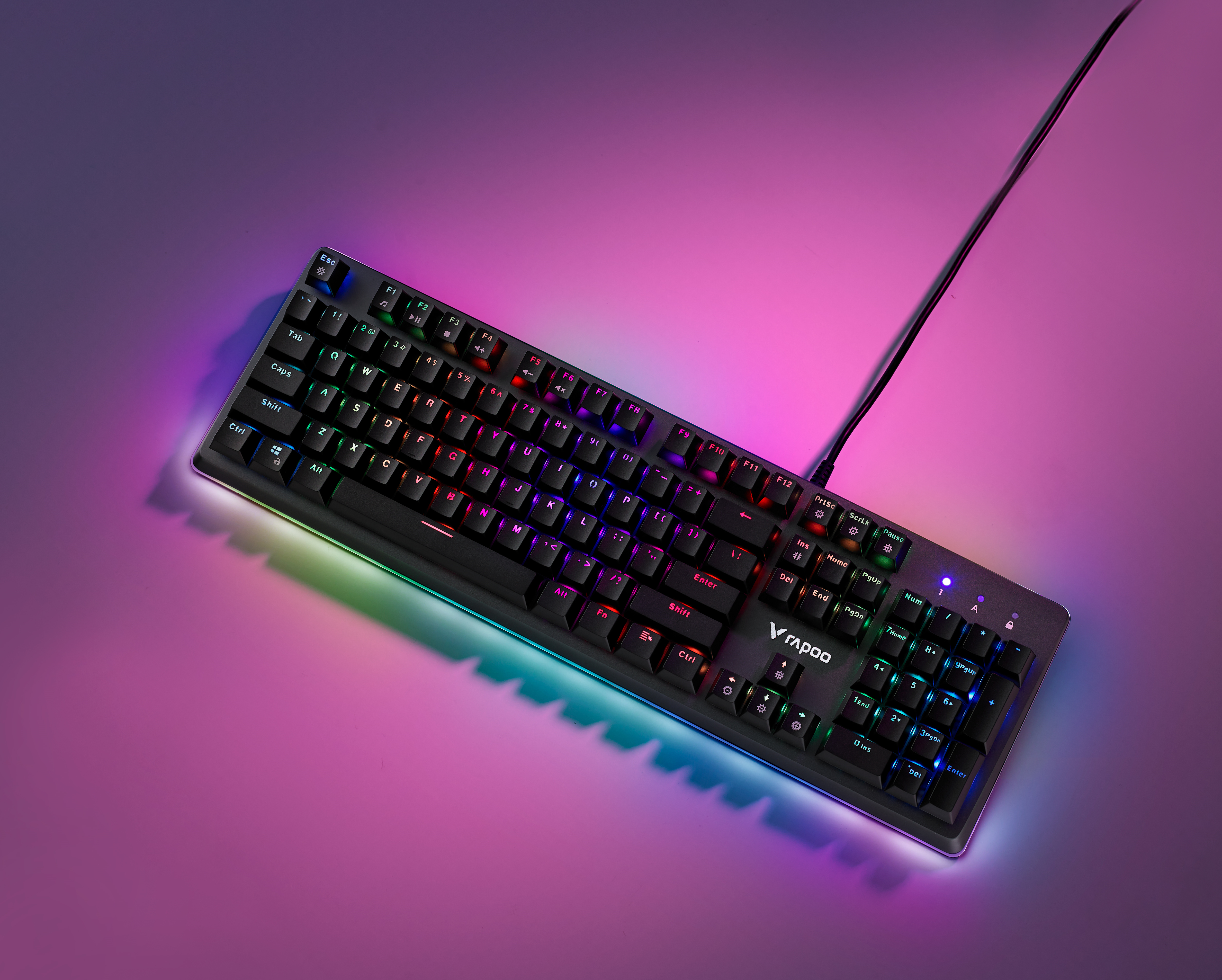 雷柏首款双幻彩背光防水游戏机械键盘v800rgb,尖货发售