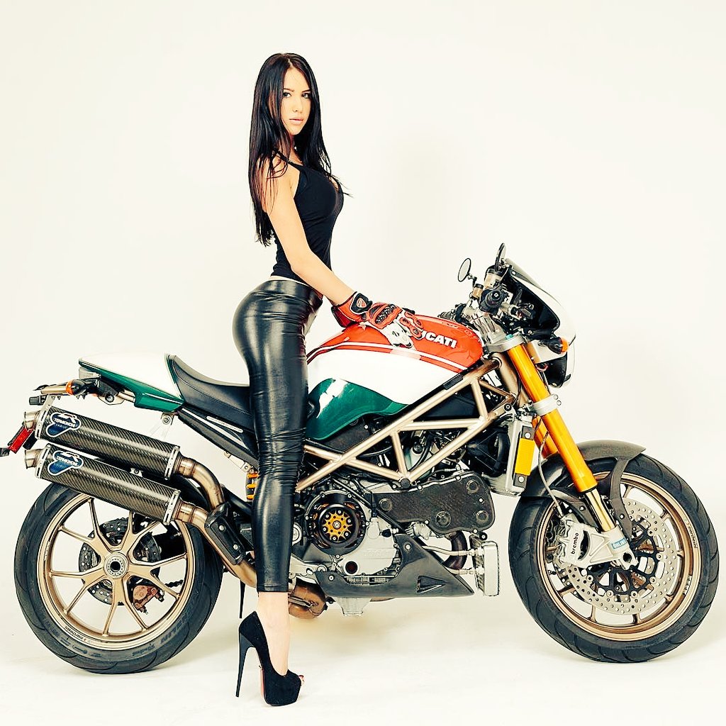 德国美女机车俱乐部美女机车手赏析sweet girl!