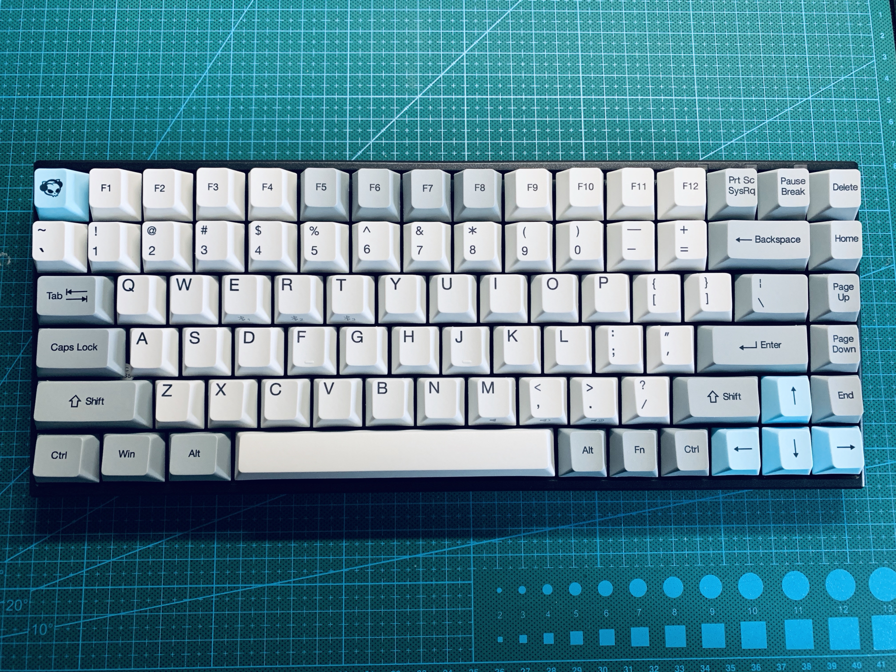 键帽细节上还是有点小瑕疵