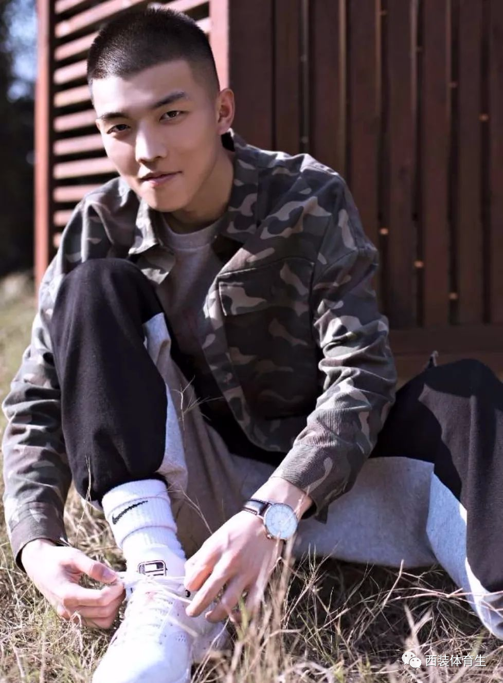 李正浩 这位超帅的寸头小哥哥还是个00后!