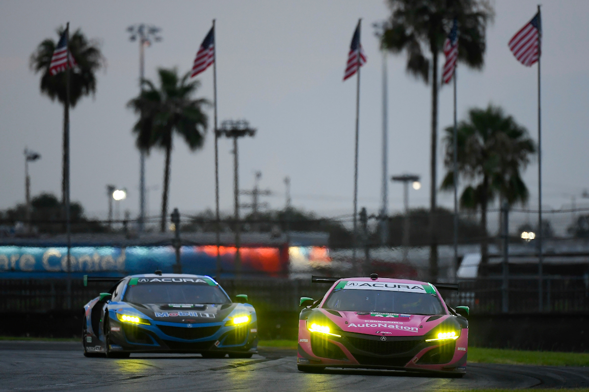 meyer shank racing 86号车组的mario farnbacher与matt mcmurry共同