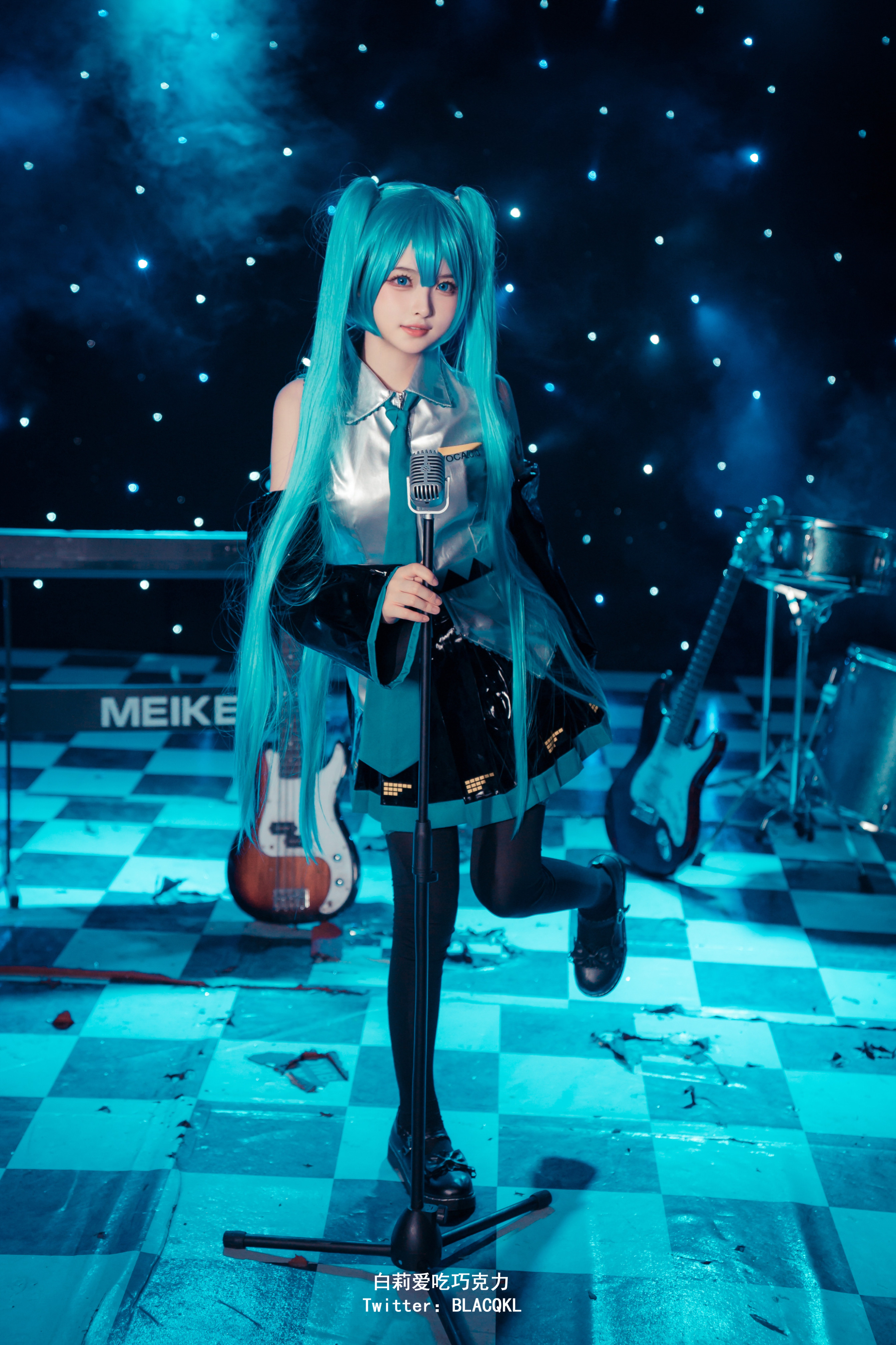 Cos写真丨白莉爱吃巧克力 - 初音未来 - 哔哩哔哩