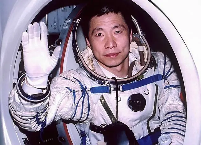 神舟十二号宇航员16选3 将太空生活3个月 杨利伟为何只是备选 哔哩哔哩