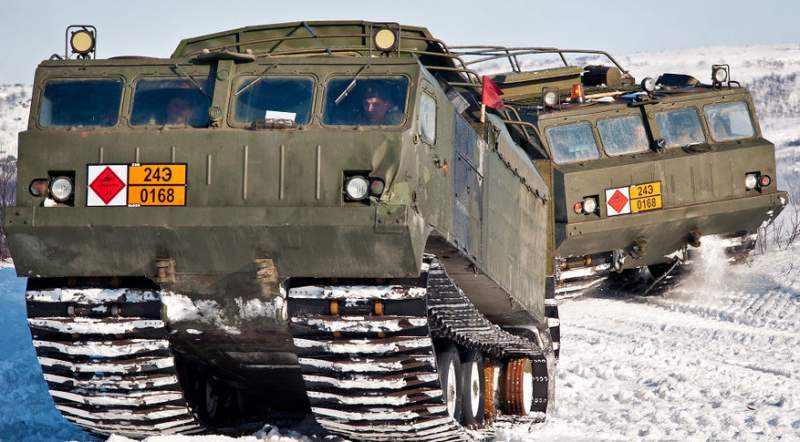 无视"泥沼沟壑"的瑞典bvs"北欧海盗"全地形履带装甲运输车