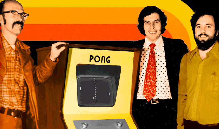 中间打红色领带的就是诺兰·布什内尔