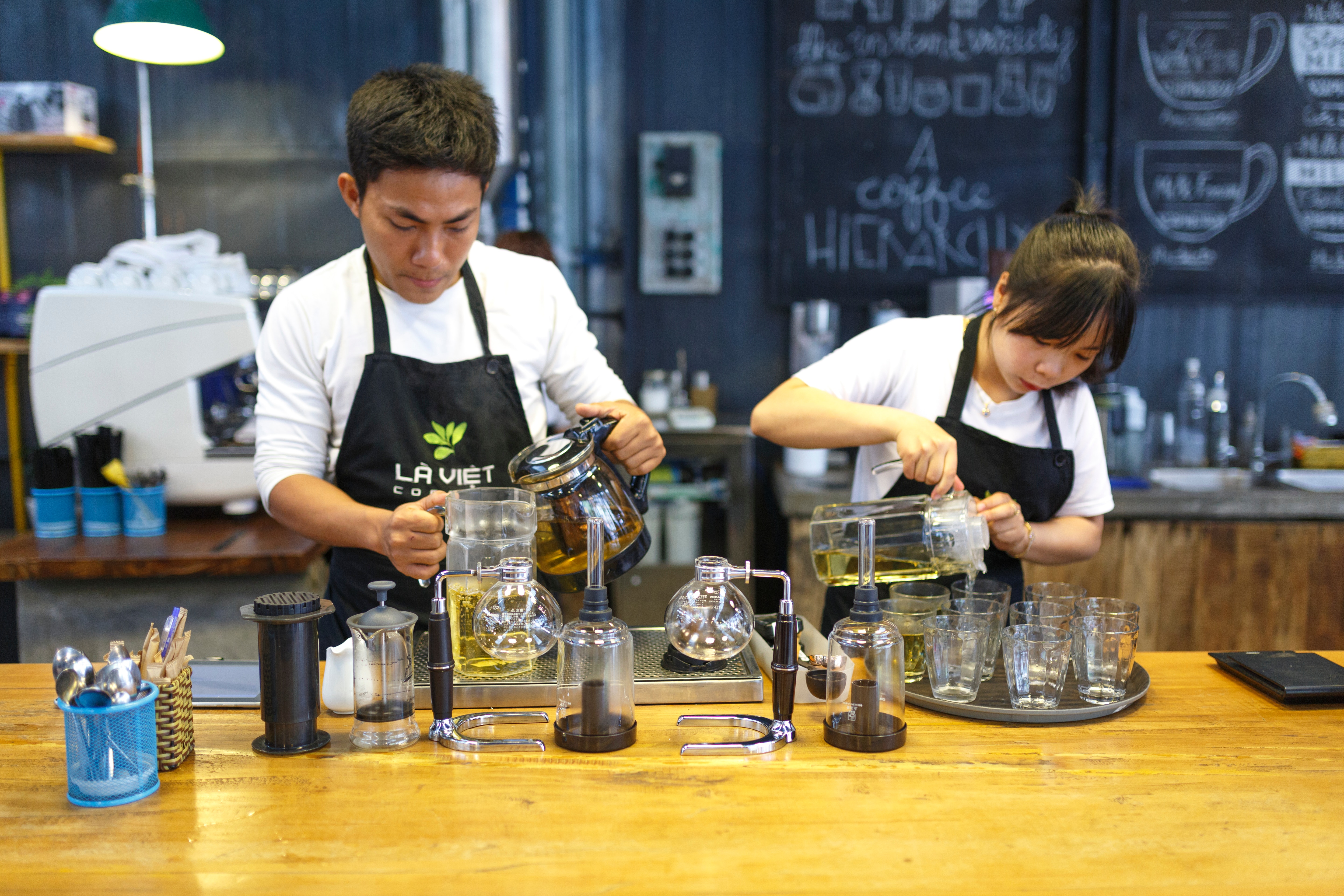 奶茶店工作照片图片