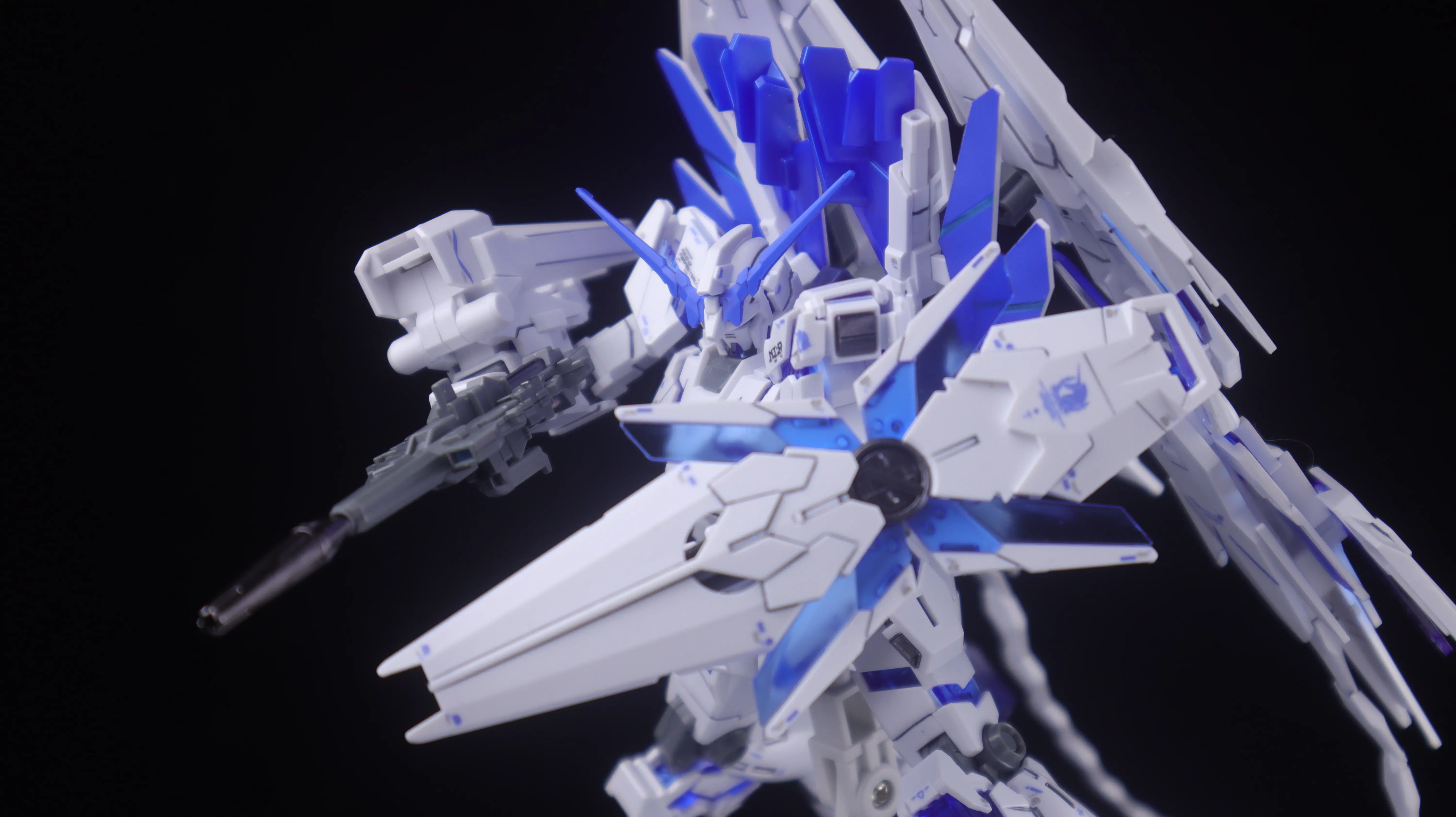 万代 基地限定 完美独角兽 【伦仔玩高达 】