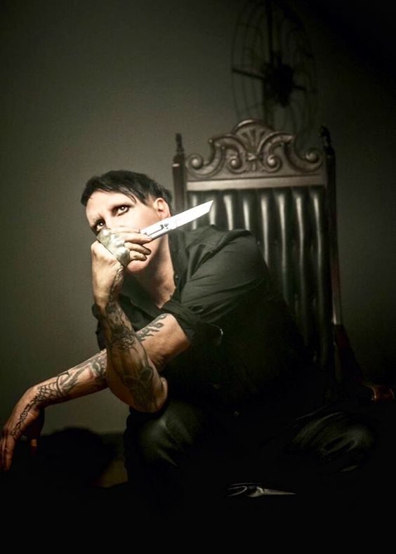 marilyn mans                    发展,上一张专辑制作人之一的chris