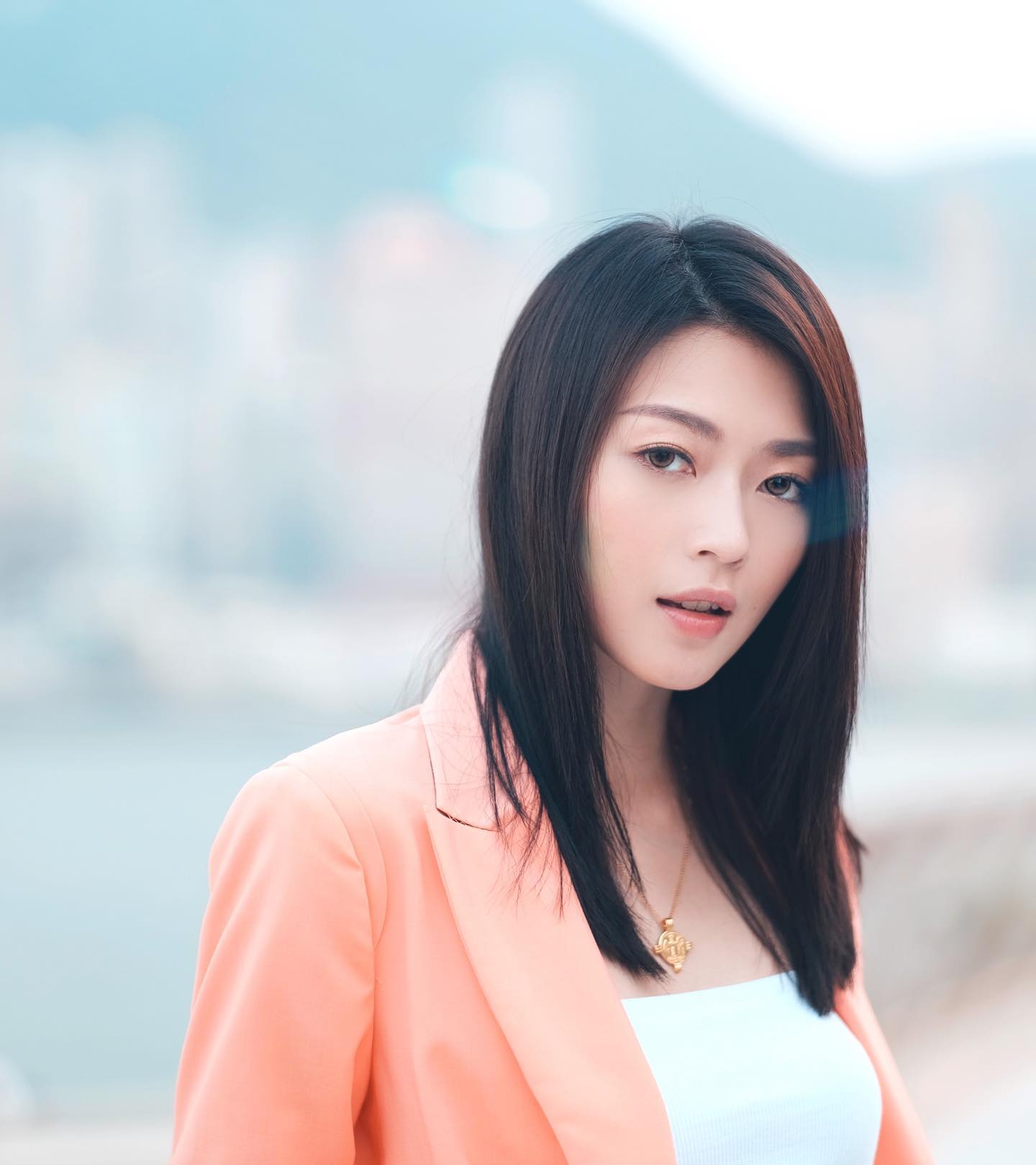 香港女星卫诗雅，长相清秀甜美，穿衣品味也不俗-搜狐大视野-搜狐新闻