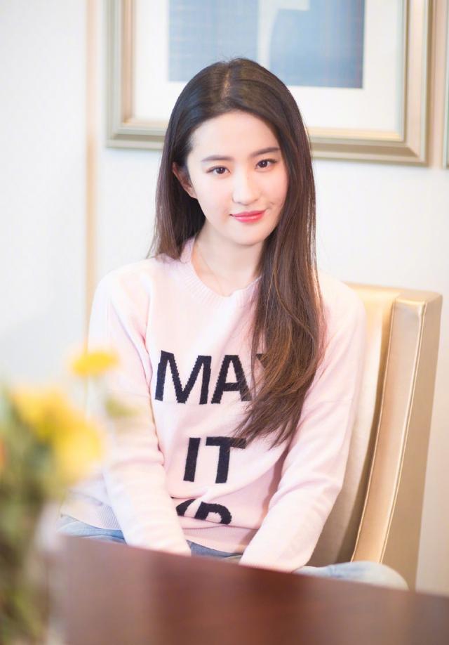 神仙姐姐也不容易啊!刘亦菲行程满满只睡3小时敷面膜强打精神