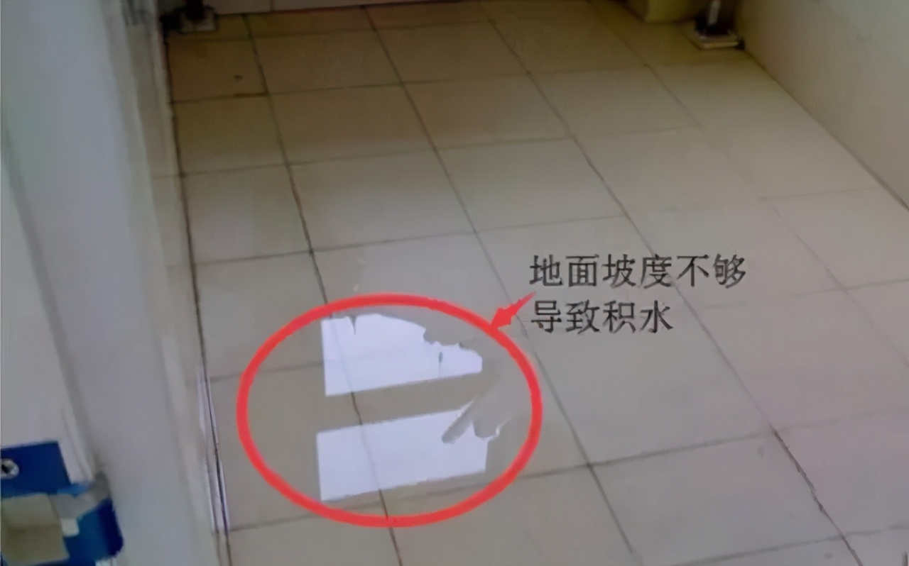 1, 厨房和卫生间的地面一定要有坡度,找施工队装修未必会帮你检查,最