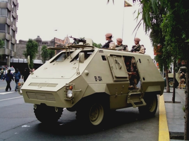 德国造也有不帅的,卡车改装的ur-416轻型装甲运兵车