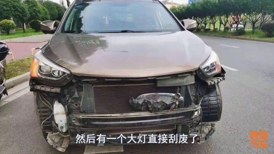 自己改装的大灯 出车祸后如何让保险乖乖赔 喵哥教你一招 哔哩哔哩