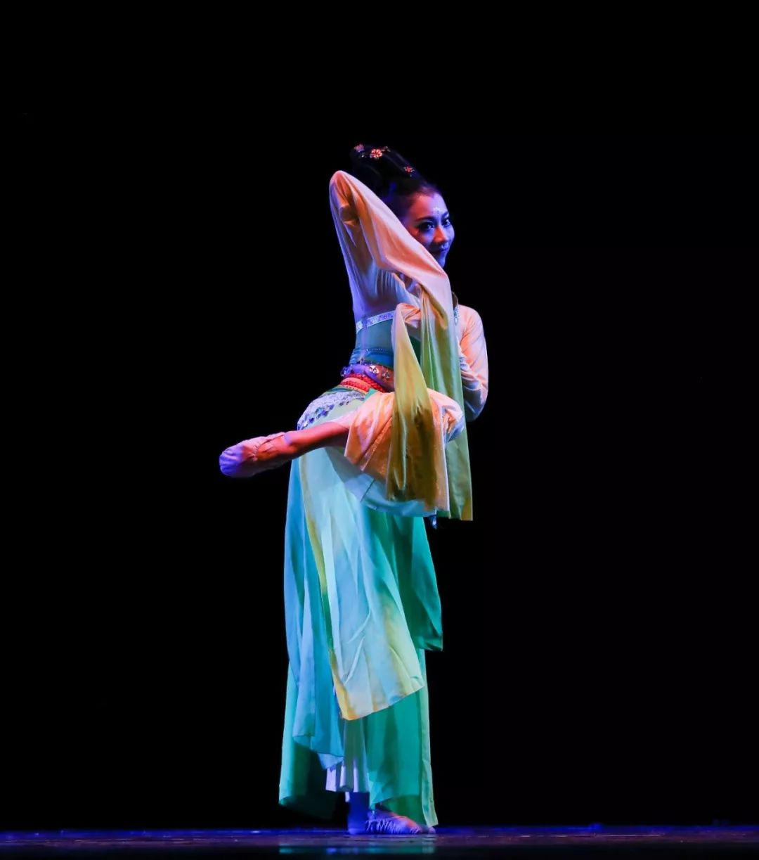 中国古典舞系 第八届"挑战未来"舞蹈比赛精美影集 - 哔哩哔哩