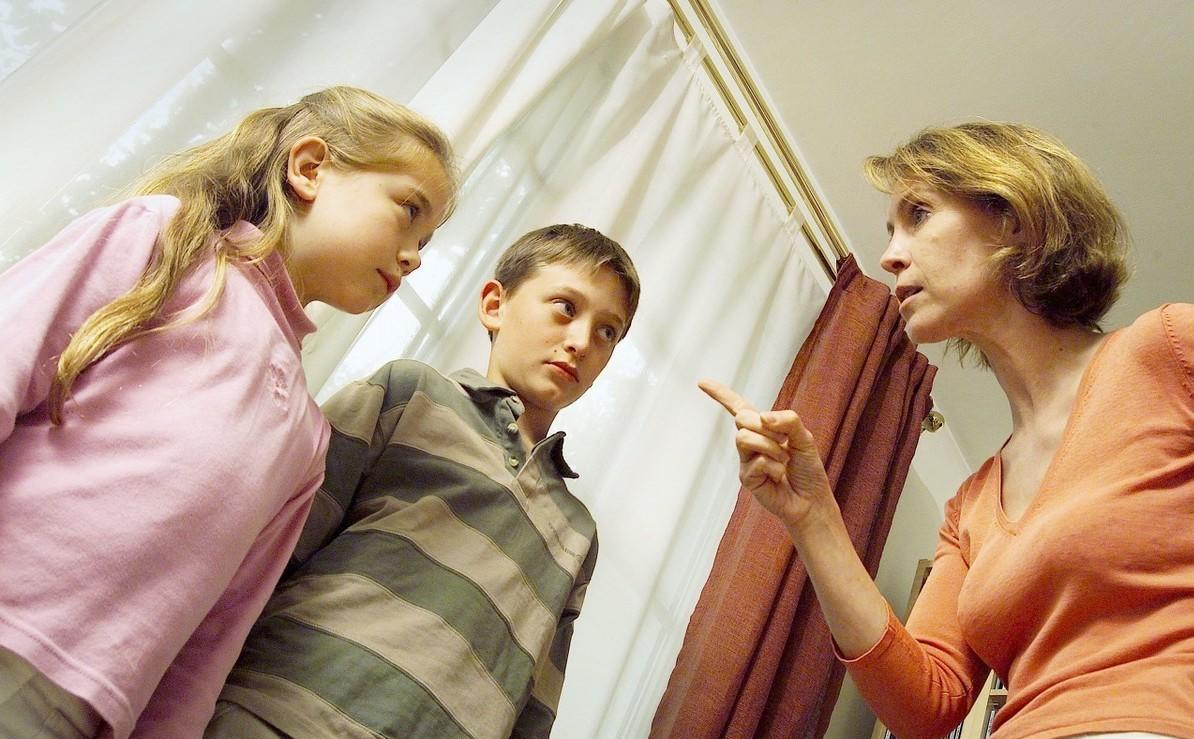 叛逆期的孩子 更需要父母的亲情呵护 成长陪伴与引导