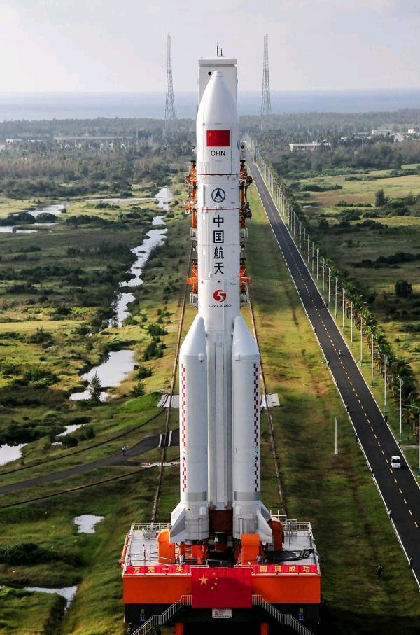 长征五号遥二运载火箭将于4月底发射中国空间站天和核心仓.