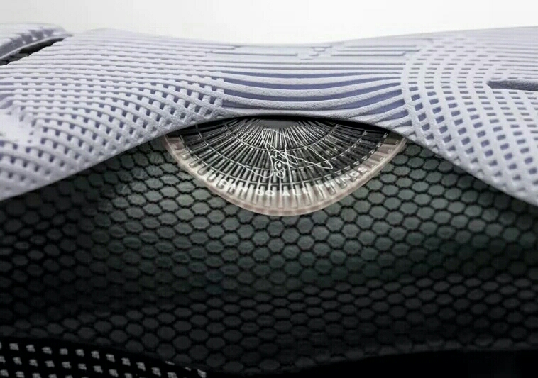 库里6终极大测评:金州拉文的暴力战靴--UA C