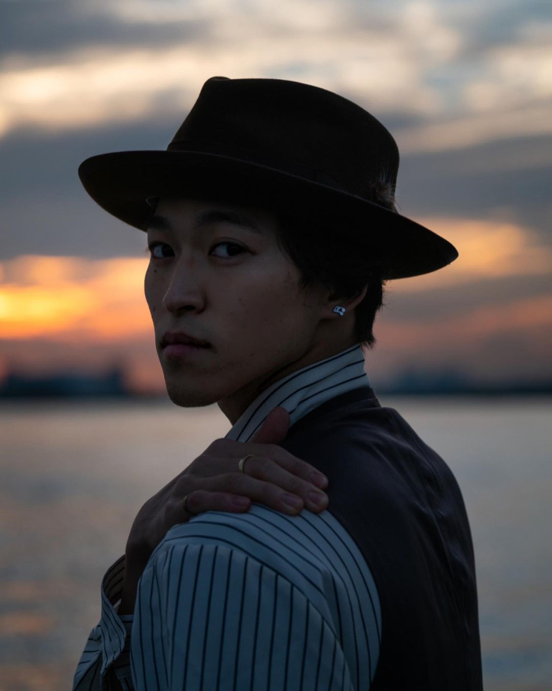 赞多ins图片超全汇总,来看太平洋宽肩和逆天大长腿