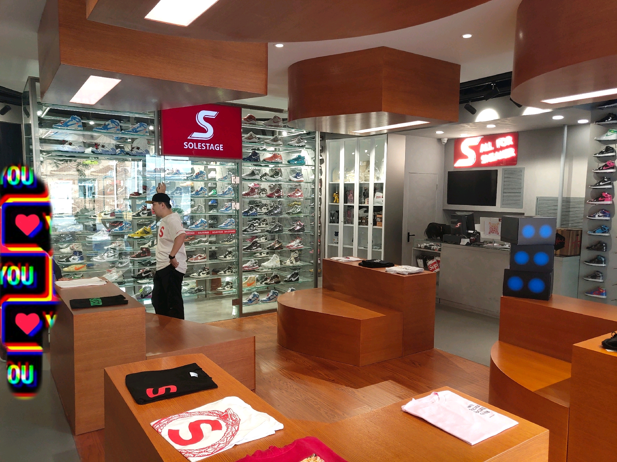 亚洲第一家线下Solestage