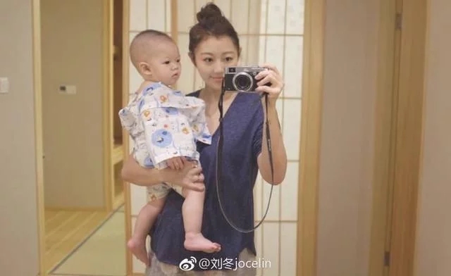 度娘刘冬近照曝光,结婚生子当了妈妈,依然风