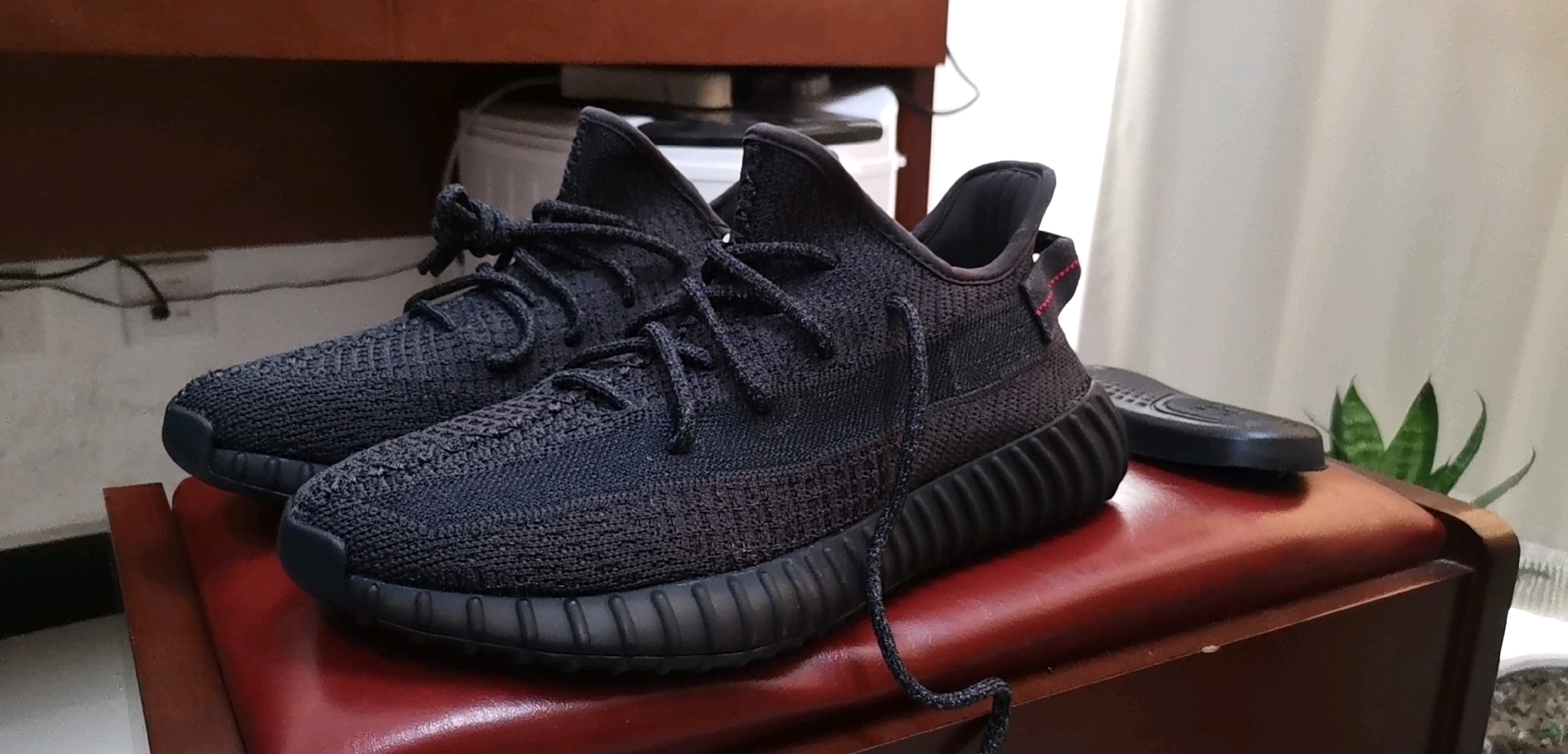 adidas yeezy 350 boost v2 "黑满天星"