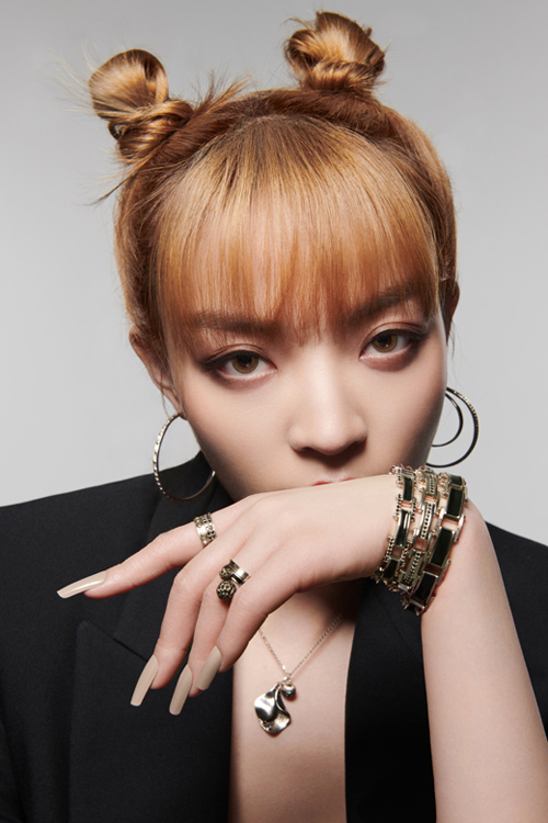 给自由和年轻人的礼物杨坤vava毛衍七全新单曲花衬衫首发