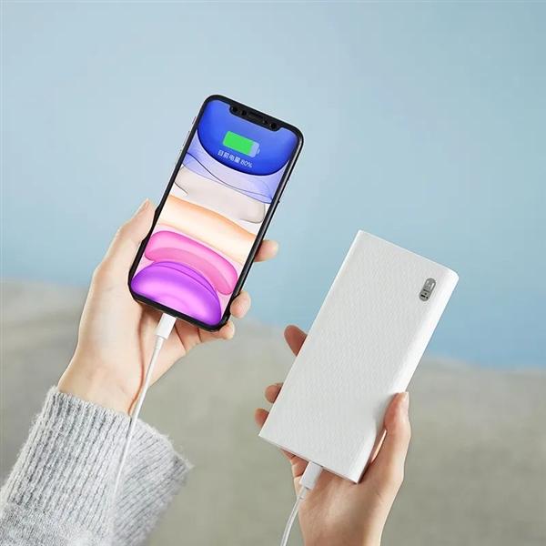 摩托罗拉edge+发布；紫米新款20000mAh移动电源开卖
