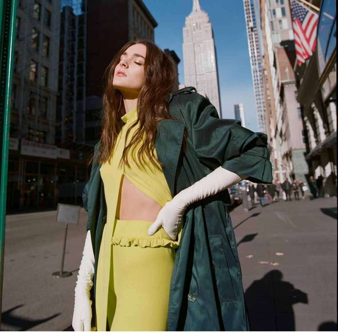 charlotte lawrence 最新街拍