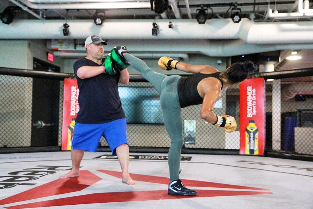 ufc女子蝇量级选手辛西娅卡尔维洛ins照片自取