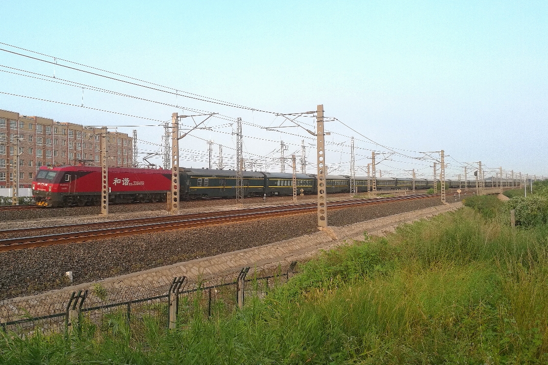 晚点两小时后,凉透了的z272终于开了过来