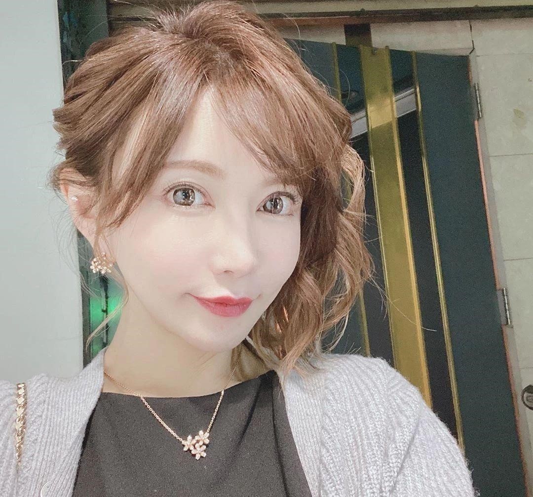 每天分享一个美女——里美尤利娅 哔哩哔哩