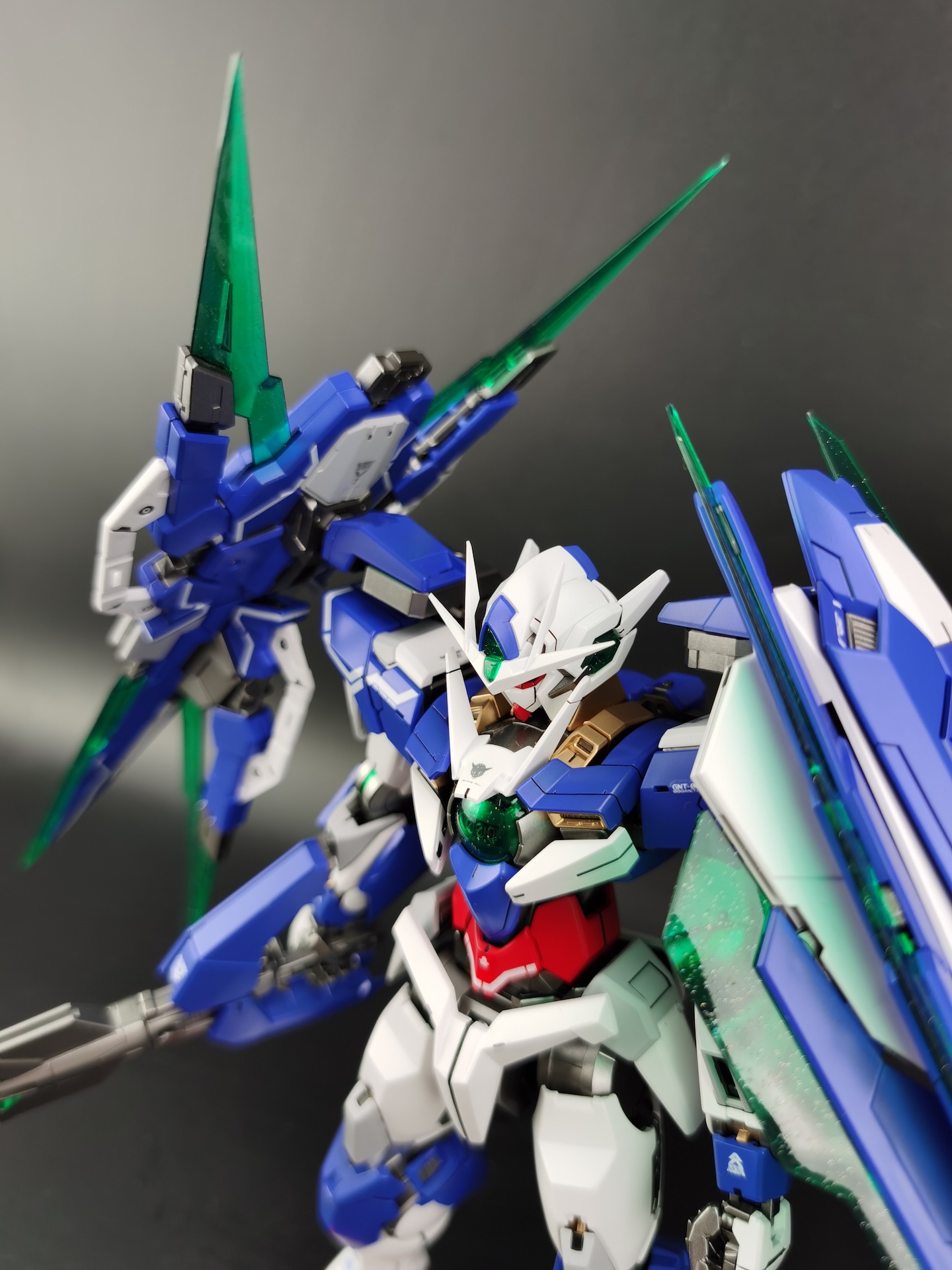 万代mg 00q仿mb喷涂,特点很明显