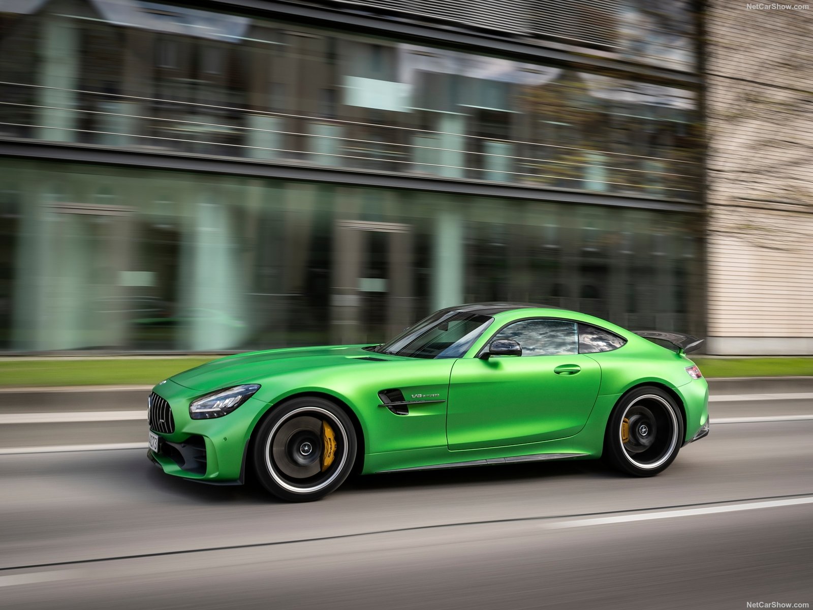 奔驰AMG GTR