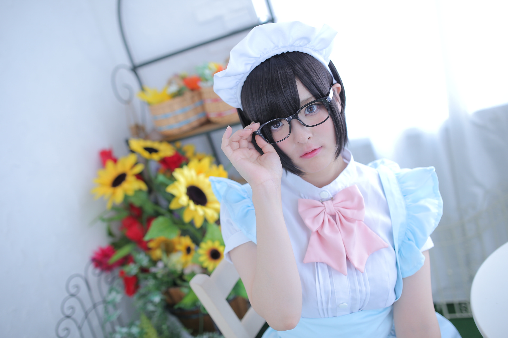 cosplay小姐姐眼镜女仆