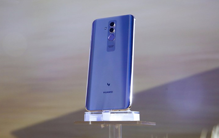 华为麦芒7和OPPO R17颜值对比,谁更胜一筹?