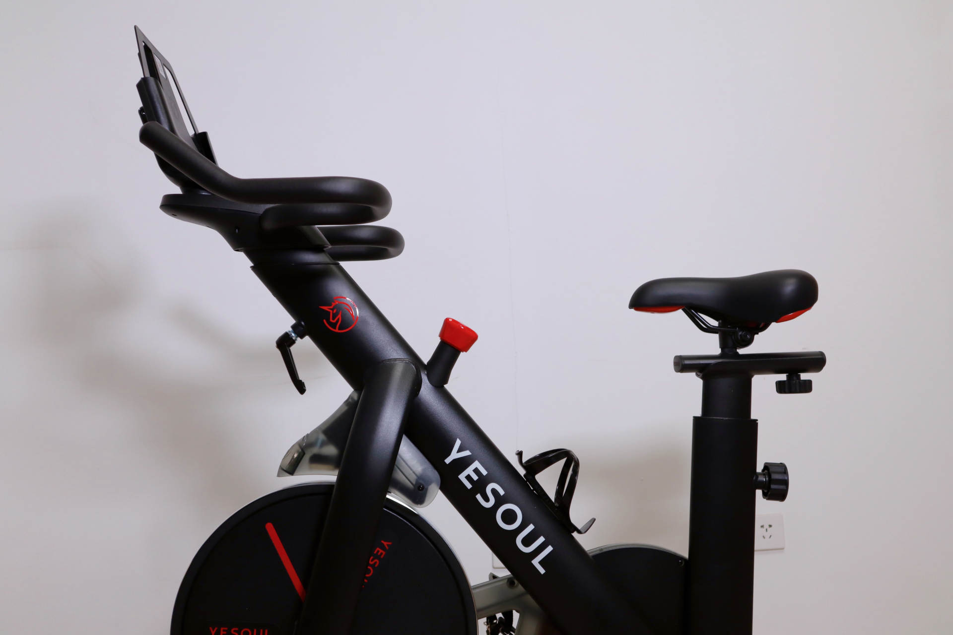 为迎接夏天跟教练一起宅家运动,野小兽动感单车s1