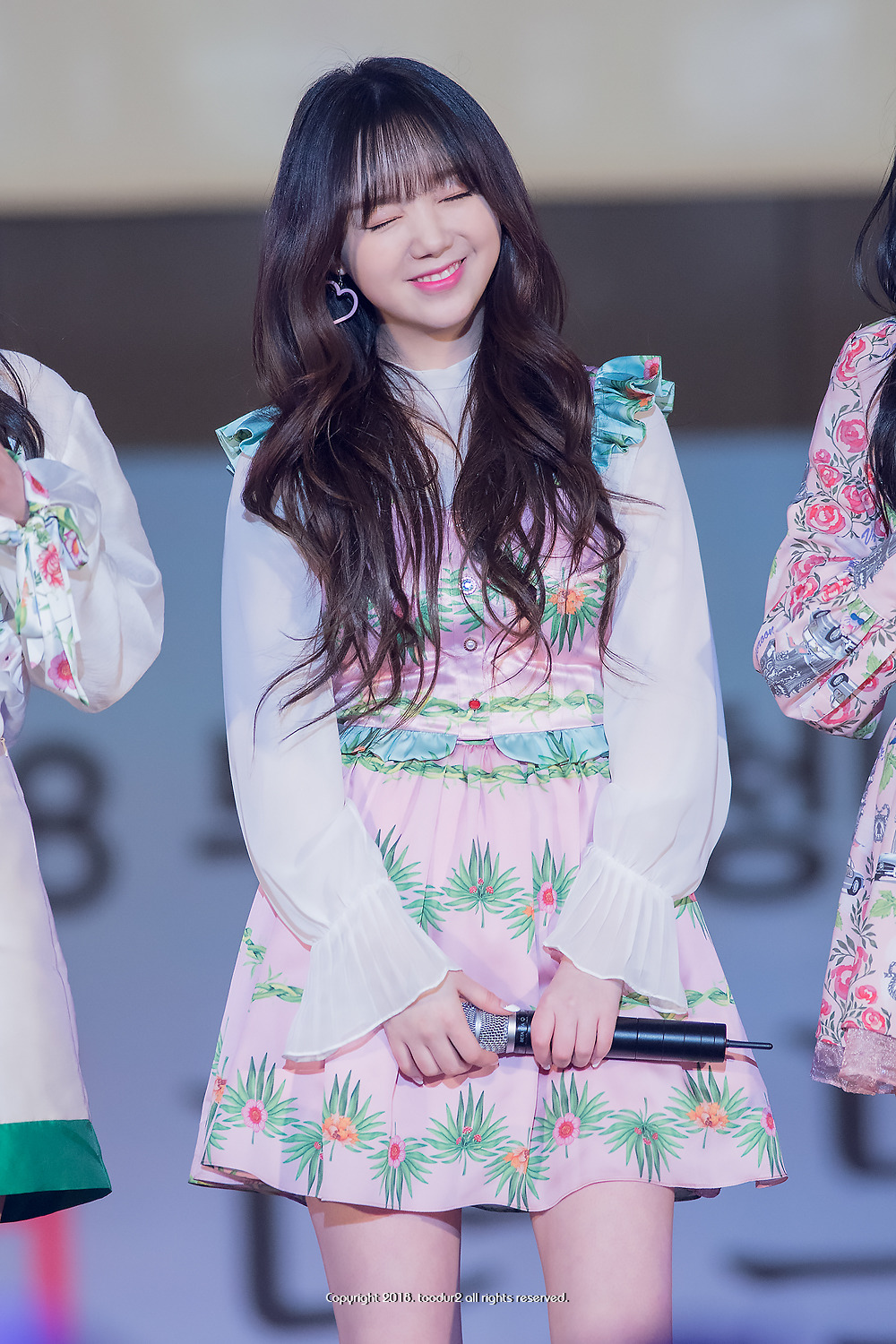 韩国女团lovelyz金智妍的一些图片