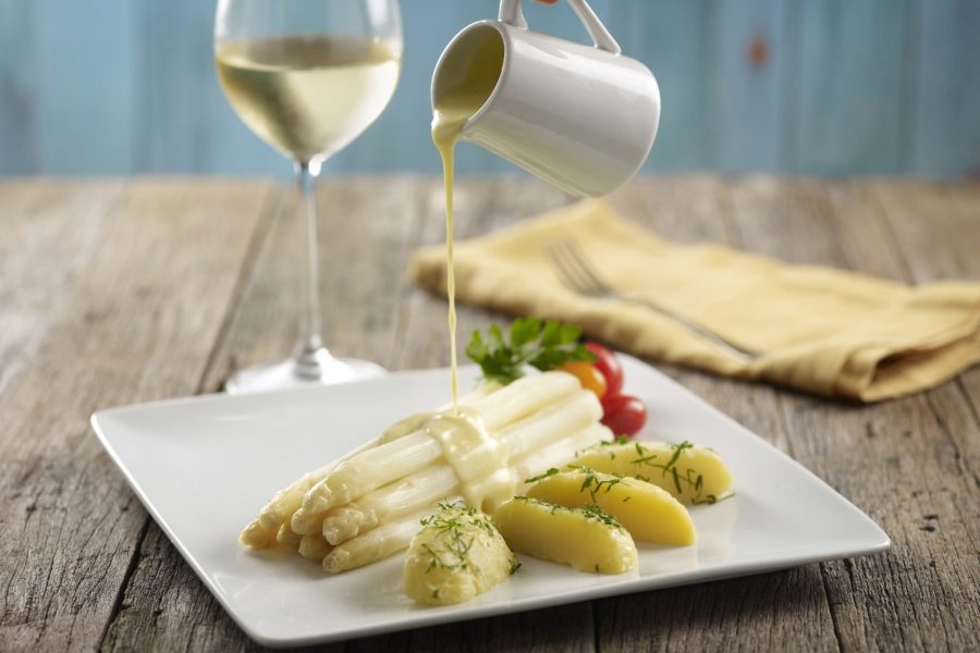 除了这几款烤土豆的酱,传统法餐里最重要的酱汁有哪些?