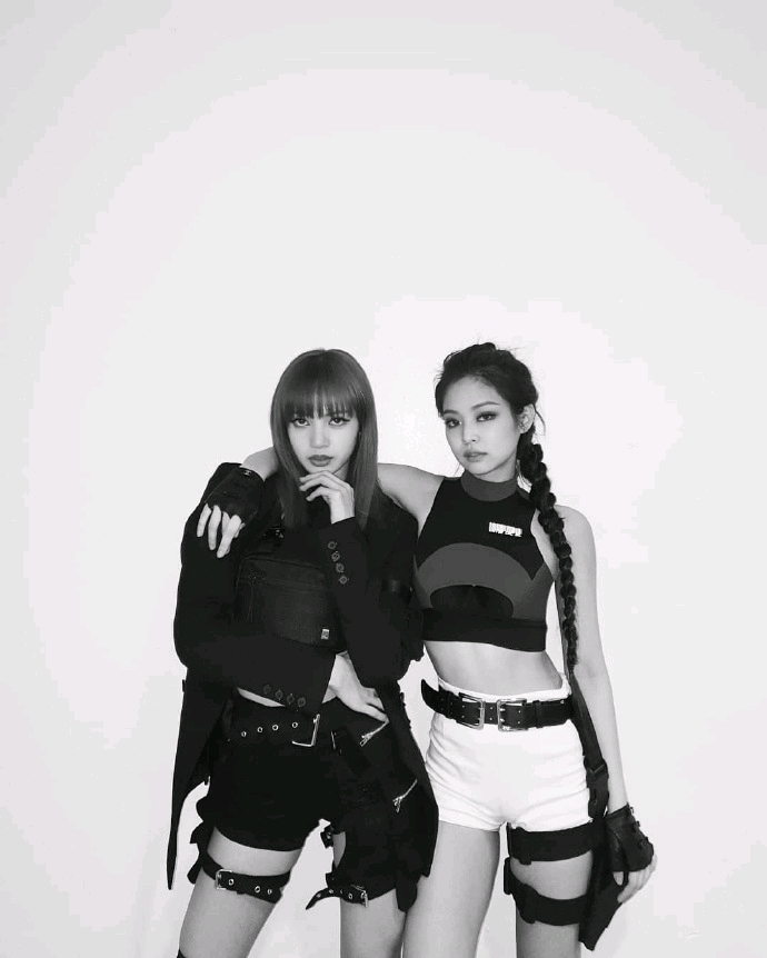 【blackpink】lisa&jennie:强烈的克里斯马!性感美溢出!