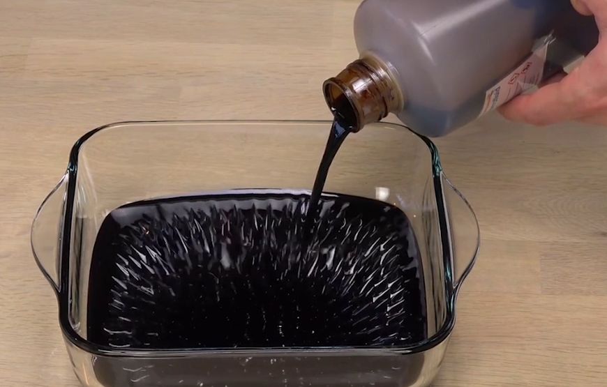 超酷的黑色液体,一旦碰到磁铁就会出现神奇的