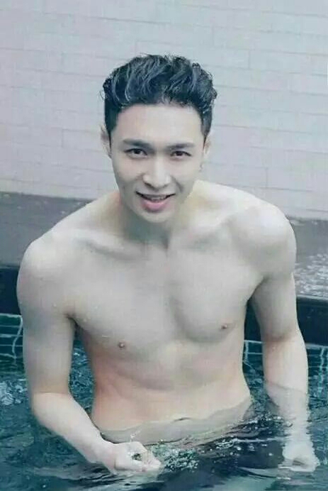 【深夜福利 大饱眼福】看到封面，你确定不点进来看看?
请自备红枣和纸巾，谢谢合作